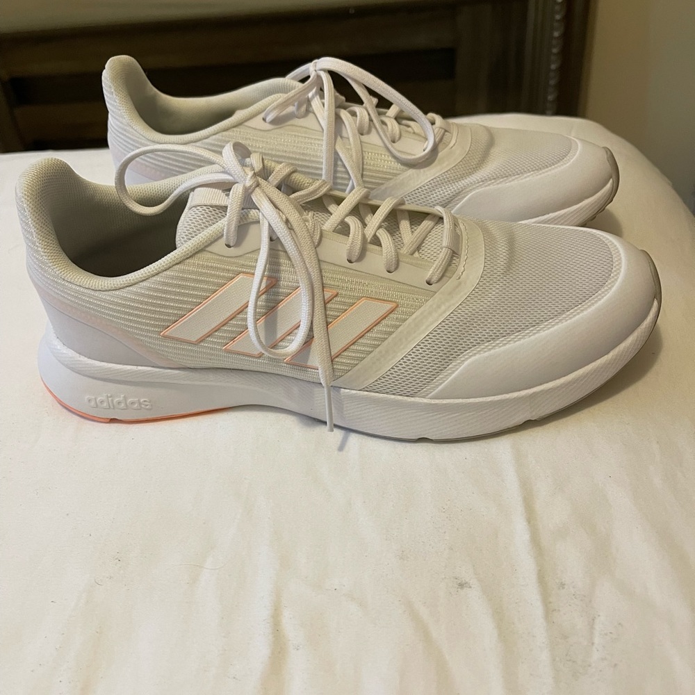 These are very comfortable sneakers they are sharp !